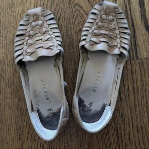 Nisolos size 6 flats